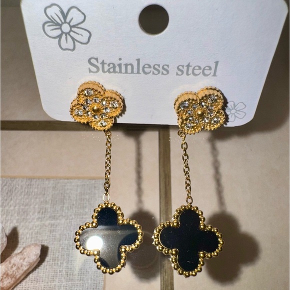 Jewelry - Clover Dangle Earrings. New. Stainless Steel